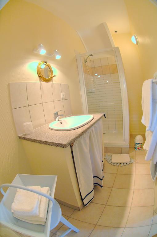 La Maison De Mariecamille Hotel Saint-Germain-Lembron Екстериор снимка