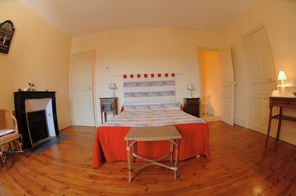 La Maison De Mariecamille Hotel Saint-Germain-Lembron Екстериор снимка